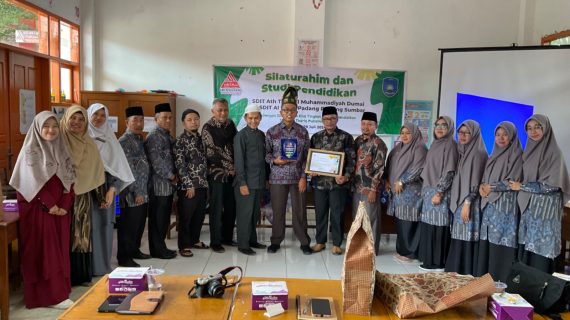 Kegiatan Study Banding SDIT Ath Thaariq Muhammadiyah ke SDIT Ma’arif Padang Panjang